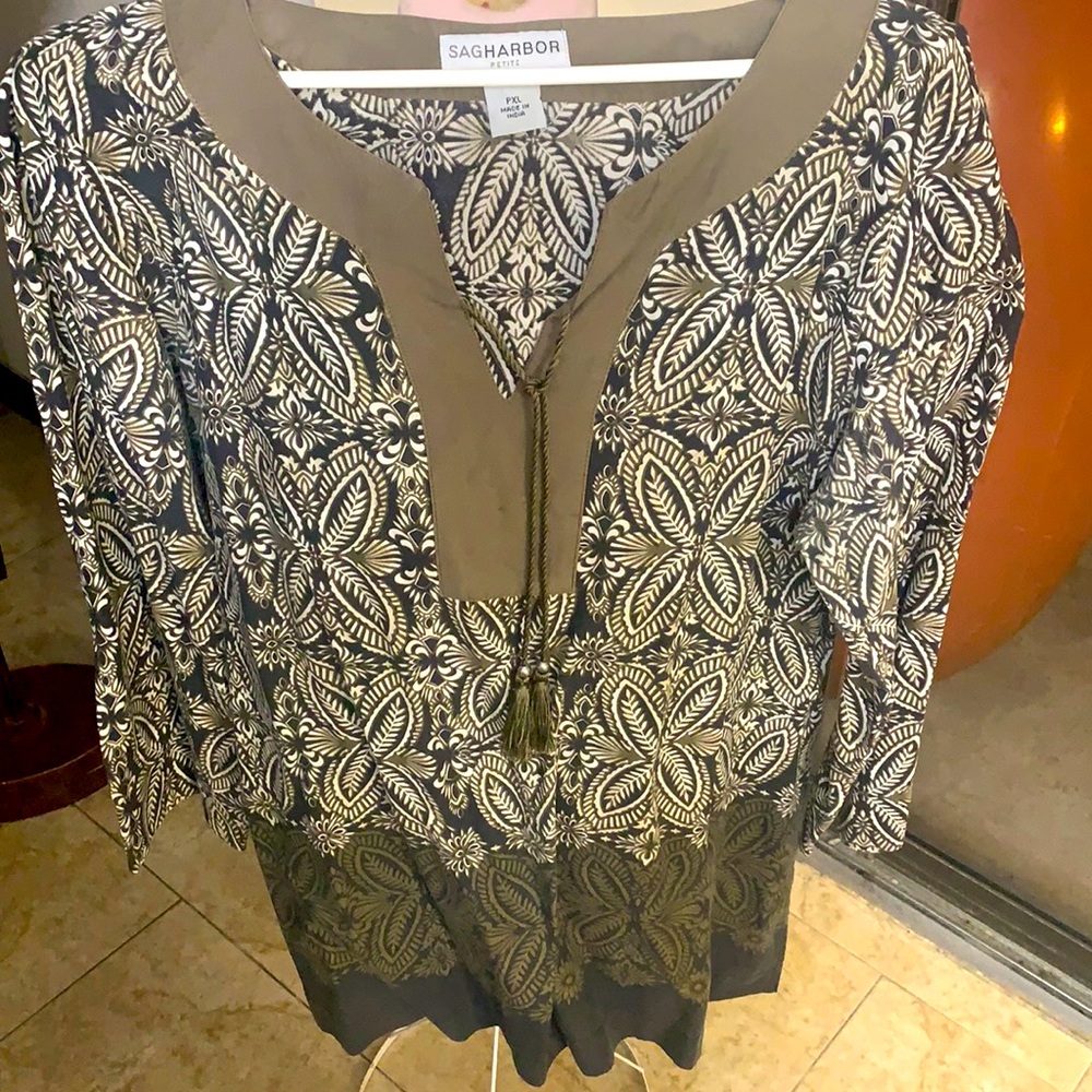 Like New Taupe V-neck Sag Harbor PXL-Tunic